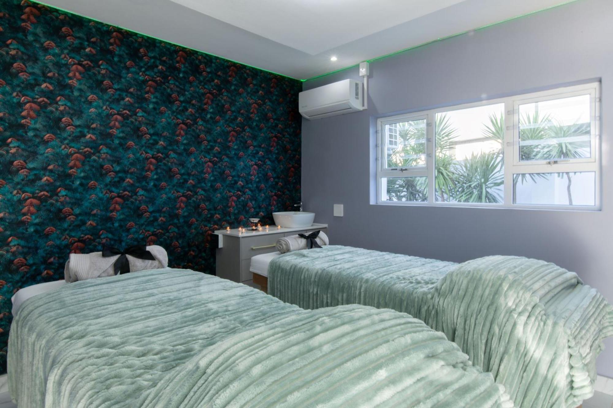 Dolphin Bay Boutique Hotel And Spa Порт-Элизабет Экстерьер фото
